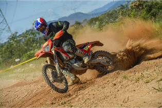 Circuito t�cnico e tradicional de Cambori� desafiou os pilotos na s�tima e �ltima etapa da temporada